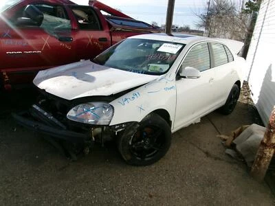 Medidor de velocímetro usado se adapta a: Volkswagen Jetta Cluster Sdn VIN K 2009 octavo dígito M Foto 1 de 4