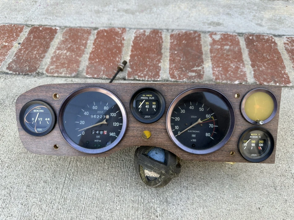 Fiat 124 Spider Convertible todo cuadro de instrumentos limpio calibre 6 años 60 años 70 Foto 1 de 4