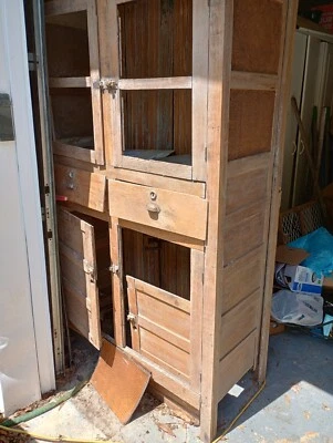 Antigua caja fuerte para tartas de 1800, armario, armario de gelatina para restauración. Foto 1 de 4