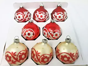 Juego de 8 adornos navideños vintage de vidrio de acebo y brillo rojo y crema redondo GVC - Imagen 1 de 14