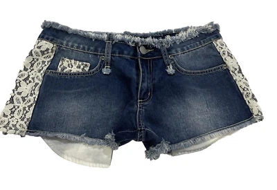 Pantalones cortos de mezclilla para mujer Umgee desgastados con encaje talla mediana Foto 1 de 4