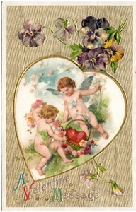 Geprägte Postkarte Valentinstag Botschaft Herzen Engel Cherubim Stiefmütterchen - Bild 1 von 2