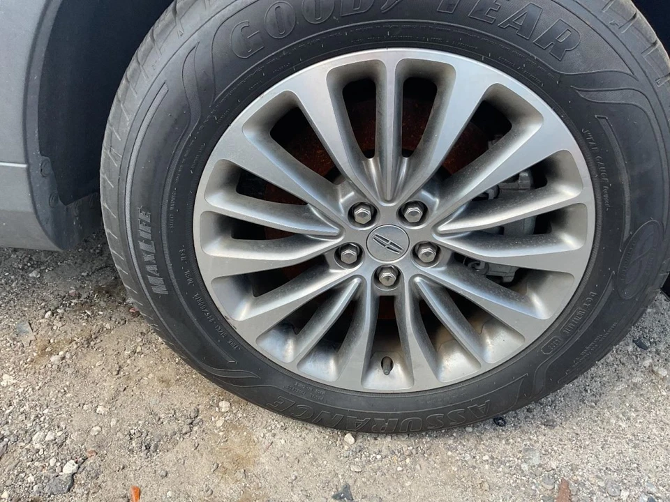 Rueda de aluminio 18x8 15 radios para 16-18 MKX 2077123 Foto 1 de 1