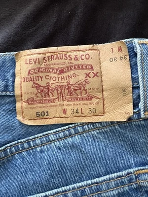 Jeans Levi's 501 34x30 Original Calce Recto Lavado Oscuro Botón Mosca Jeans Foto 1 de 3