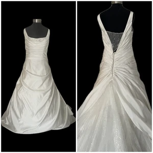 Wedding Dress Size 12 DONNA LEE ‘Iris’ Crumbcatcher Style £1200 Long Length - Picture 1 of 20