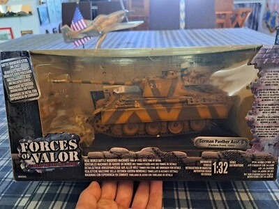 Unimax Forces of Valor 1:32 80226 German Panther Ausf. G - Eastern Front 1945 - Bild 1 von 2