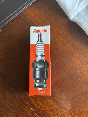 AUTOLITE 424 Copper Resistor Spark Plug (424) - Image 1 of 4