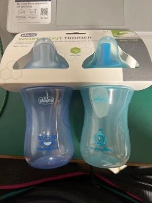 Juego de tazas Chicco Sport Spout Trainer azul y verde azulado 9 oz Foto 1 de 2