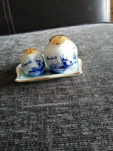 Vintage Set of Delft Blue and White Pottery Salt and Pepper Shakers Holland Mark - Picture 1 of 11