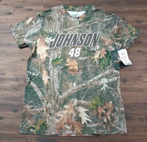 Maglietta Jimmie Johnson #48 NASCAR mimetica in vero legno nome e numero grafica taglia MD nuova con etichette - Foto 1 di 6