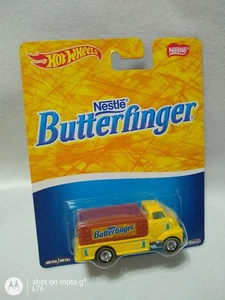 Hot Wheels Premium POP CULTURE NESTLE BUTTERFINGER '51 GMC C.O.E AMARILLO 1:64 - Imagen 1 de 8