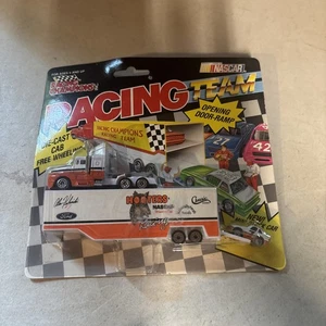 RACING CHAMPIONS 1992 WINSTON CUP RACING TEAM #7 ALAN KULWICKI - Picture 1 of 2