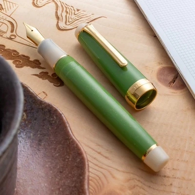 NUEVA PLUMA ESTILOGRÁFICA WANCHER x SAILOR Matcha oro 18K plumín Foto 1 de 4