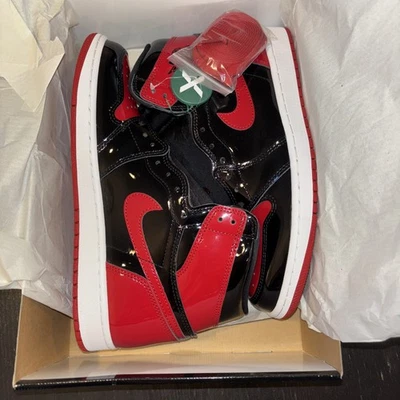 Air Jordan 1 ретро оригинальный высокий патент выведен 555088-063 DS - Изображение 1 из 4