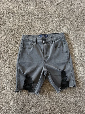 Camisa Bermuda Hollister Ultra Alto Tiro Gris Lavado Envejecido Rasgado Talla 5 Talla 27 Foto 1 de 4