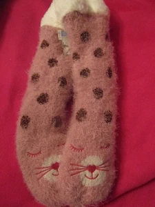 1 Pair Womens Lurex Critter Cat Slipper Socks Non Skid Size L/XL 8-10 - Picture 1 of 3