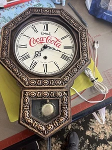 Orologio a pendolo vintage plastica Coca-Cola scuola ~elettrico~ funzionante - Foto 1 di 4