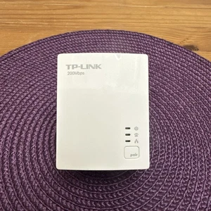 TP-Link TL-PA211 AV200 Mini Powerline Adapter Single Unit - Picture 1 of 4