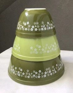 Pyrex Spring Blossom Set di 3 ciotole di miscelazione nido motivo piccolo fiore ottimo colore - Foto 1 di 2