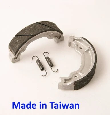 ZAPATO FRENO TRASERO para Yamaha Zuma 50 YW50 2 tiempos 2003 ~2011 EE. UU. Foto 1 de 4