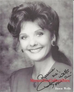 DAWN WELLS Gilligan's Island & Gilligan's Planet Autographed 8x10 B&W Photo - Picture 1 of 1