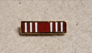 Army Good Conduct Ribbon Lapel Pin / Hat pin - Picture 1 of 3