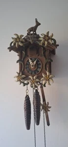 Vintage Schwarzwälder Edelweiß Blumen Kuckucksuhr, funktionstüchtig, Wald - Bild 1 von 17