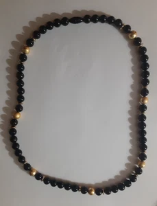 "Collar de cuentas negras vintage con cuentas espaciadoras tono dorado - 26""" - Imagen 1 de 6