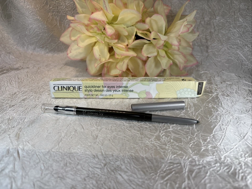 Clinique Quickliner For Eyes Intense - 07 Intense Ivy - con Smudger Nuevo en caja Envío gratuito Foto 1 de 1