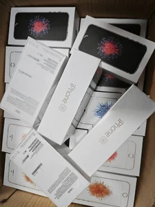 📱 Apple iPhone SE 1st gen (2016) 16/32/64/128GB Unlocked sealed Smartphone 📱 - Picture 1 of 12