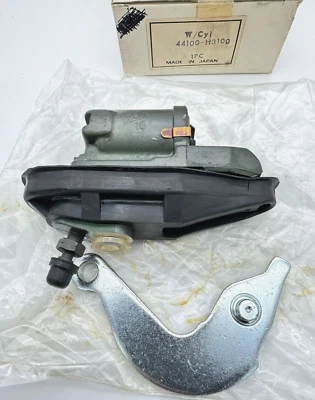 Datsun 1200 Rear Brake Wheel Cylinder 44100-H3100 13/16" B10 B110 B120 JAPAN NOS - Image 1 of 4