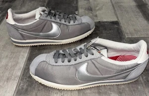 Nike Cortez Low Herren Größe 9,5 US 876873-001 Grau Weiß Schnürschuhe Sportschuhe - Bild 1 von 8