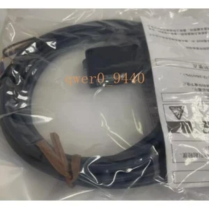 1PC New Omron E3Z-R61 Proximity Sensor Switch Free Shipping E3ZR61 - Picture 1 of 2