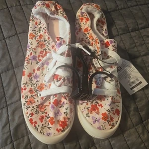 Neu mit Etikett Damengröße 10 geblümte Canvas-Schuhe Art.-Nr. GR Time And Tru. T - Bild 1 von 6