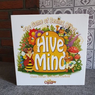 HIVE MIND: The Game of Beeing Alike - Richard Garfield Gioco da Tavolo - Completo - Immagine 1 di 4