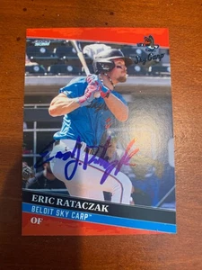2025 Choice Beloit Sky Carp Team Set Card #29 Eric Rataczak Firmato Auto - Foto 1 di 1