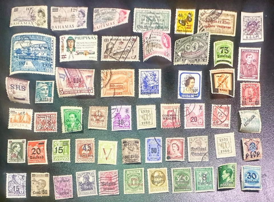 Estampillas B750, 50+ con sobreimpresiones Foto 1 de 1