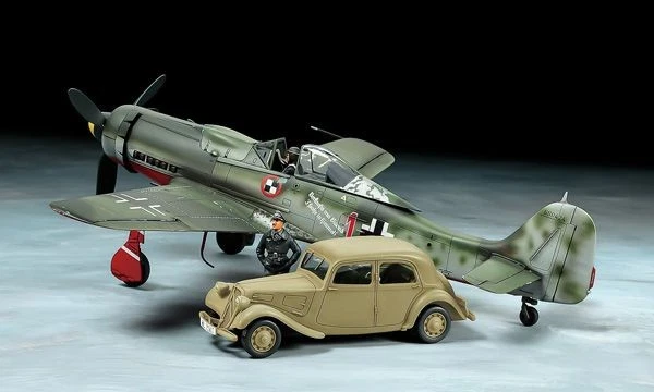 SET AUTO PERSONALE TAMIYA 25213 FOCKE-WULF FW190 D-9 JV44 & CITROEN TRAZIONE ... - Immagine 1 di 1