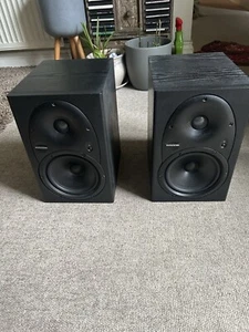 Mackie HR624 mk1 2-Way Active Studio Monitor Pair - Picture 1 of 5
