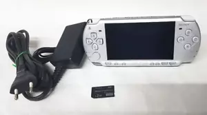 SONY CONSOLE PSP-2004 SILVER Con Caricabatterie e Memory Stick Sony - USATO - Foto 1 di 15