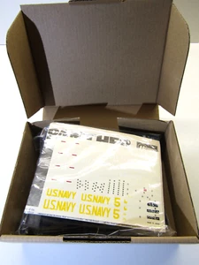Hasegawa 1:72 Scale Grumman F9F-2 Panther Model Kit in non original box - Picture 1 of 4