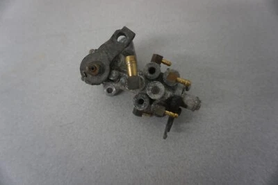 Conjunto de bomba de inyección de aceite de motor Polaris SKS XC 800 RMK 700 1999-2002 OEM Foto 1 de 3