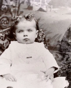 Antikes Glasnegativ Baby Mädchen mit Locken 5 x 4 um 1912 - Bild 1 von 4