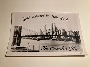 NYC Vintage Postkarte, gerade in New York angekommen, The Wonder City, Brooklyn Bridge Ansicht - Bild 1 von 2
