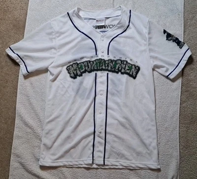 Camiseta New Hampshire Fisher Cats Mountain para hombre talla pequeña MiLB SGA 8 de julio de 2018 Foto 1 de 4