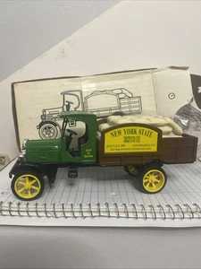 Ertl Die-Cast 1925 State Truck Bank da New York Expo II (1995) F376 - Foto 1 di 9