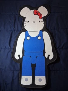 KAWS Hello Kitty Vorleger - Bild 1 von 4
