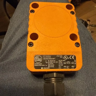 Sensor de proximidad inductivo IFM Efector IC0006 1 PIEZA; 90x60x40 mm; rango de 40 mm sin flujo Foto 1 de 2