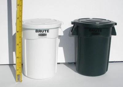 Lot of 2 - Mini Brute Rubbermaid Trashcans With Lids Salesman Samples Desk Toy - Image 1 of 4