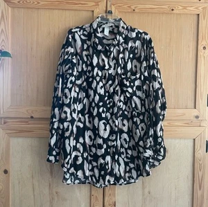H&M Linen Black Cheetah Leopard Animal Print Button Down Oversized Shirt - Picture 1 of 5